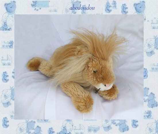 Doudou Peluche Lion Marron Couché Allongé Peeko