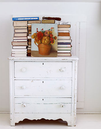 antique-dresser-white-0311-oneill09-de