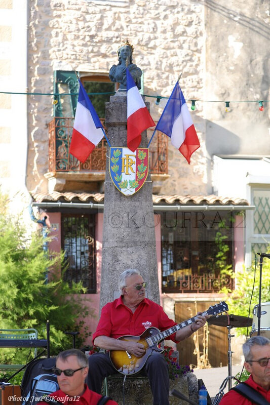 Photos JMP©Koufra 12 - Le Caylar - Los Musicaires del Castèl - 14072019 - 0022