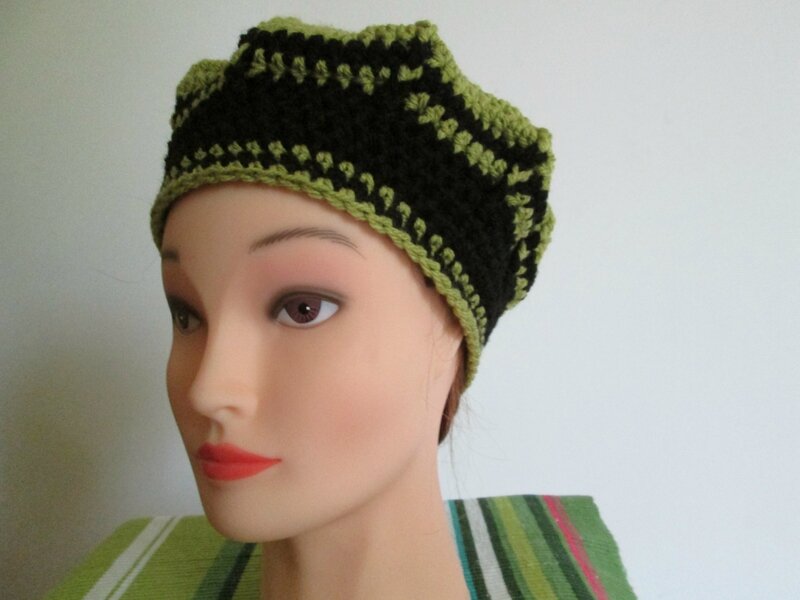 Bonnet asso N°3 vert et noir (1)