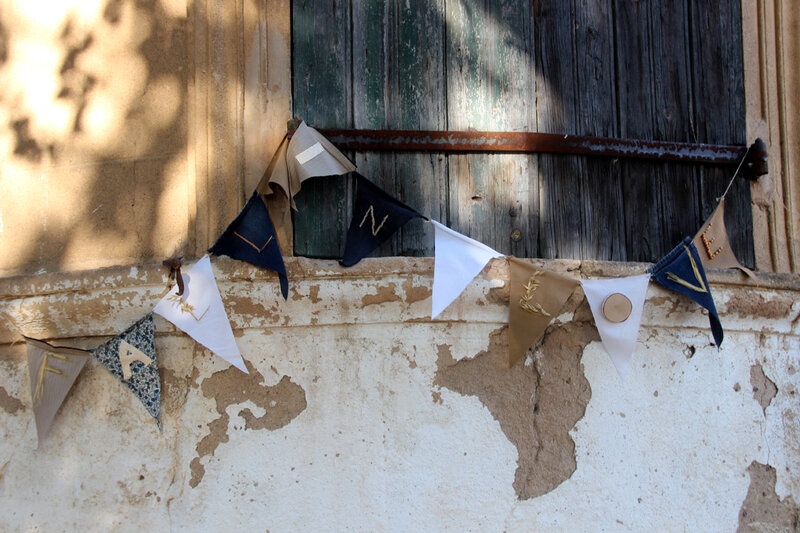 diy_garland_fall_in_love_wall