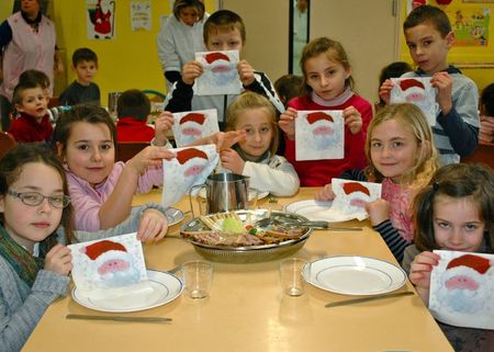 ECOLES REPAS NOËL 2011 table dessins