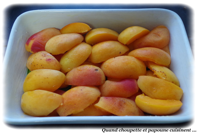 clafoutis aux abricots-basilic destructuré, coulis de fraises maison et glace vanille-1134