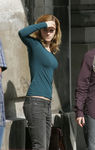 91800_celeb_city_org_Emma_Watson_on_the_set_of_Harry_Potter_The_Deathly_Hallows_02_122_13lo