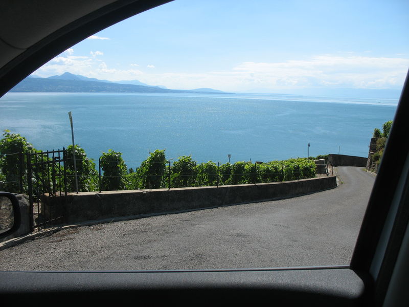 Le lac de Genève, vue de la bagnole (Suisse)