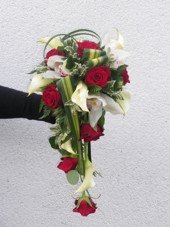 Bouquet_mari_e_arum__rose__cymbidium