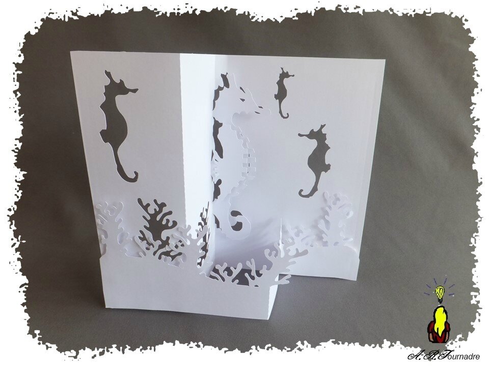 ART 2017 07 hypoccampe kirigami 1