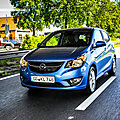 Opel Karl tutorial : Changement du filtre à <b>air</b>