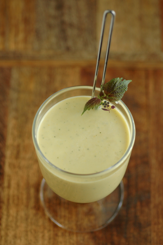 Smoothie maïs, jus de pomme, lait de coco & shiso_1