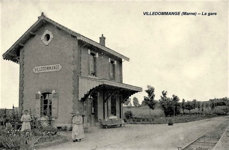 1906 la gare Villedommange