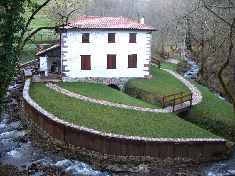 Pays Basque, maison isolée (64)