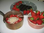 Verrines_fraises_chocolat_es_sur_compot_e_de_fraises_001