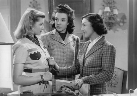 elles_etaient_douze_femmes_01_g