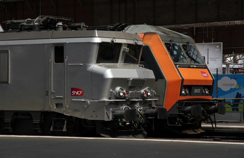 BB 26023 derrière une 7200 fantôme à Austerlitz