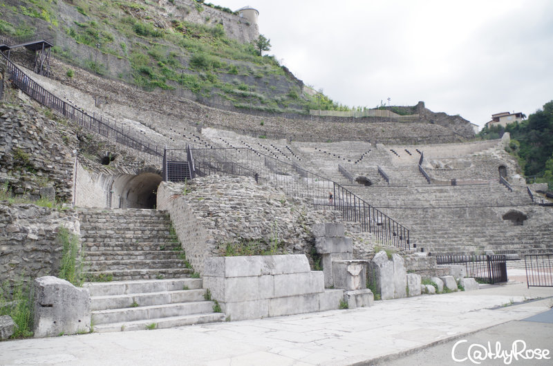 && Théâtre romain (2)