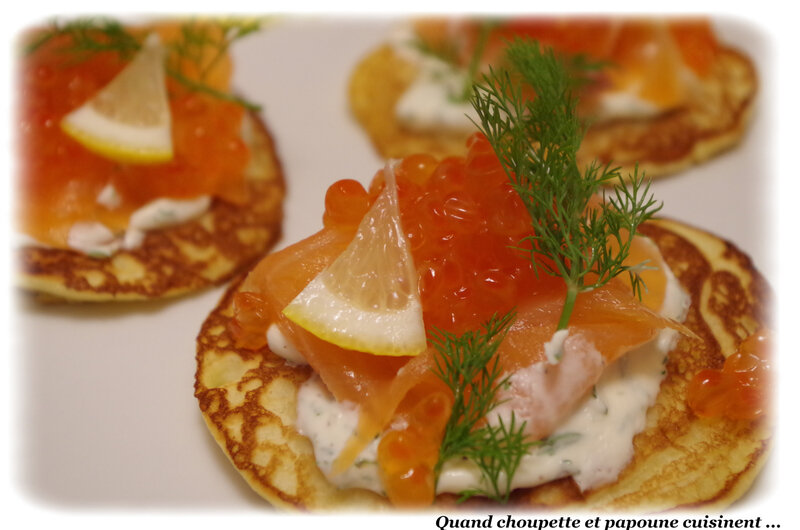 blinis au saumon fumé et oeus de saumon-7487