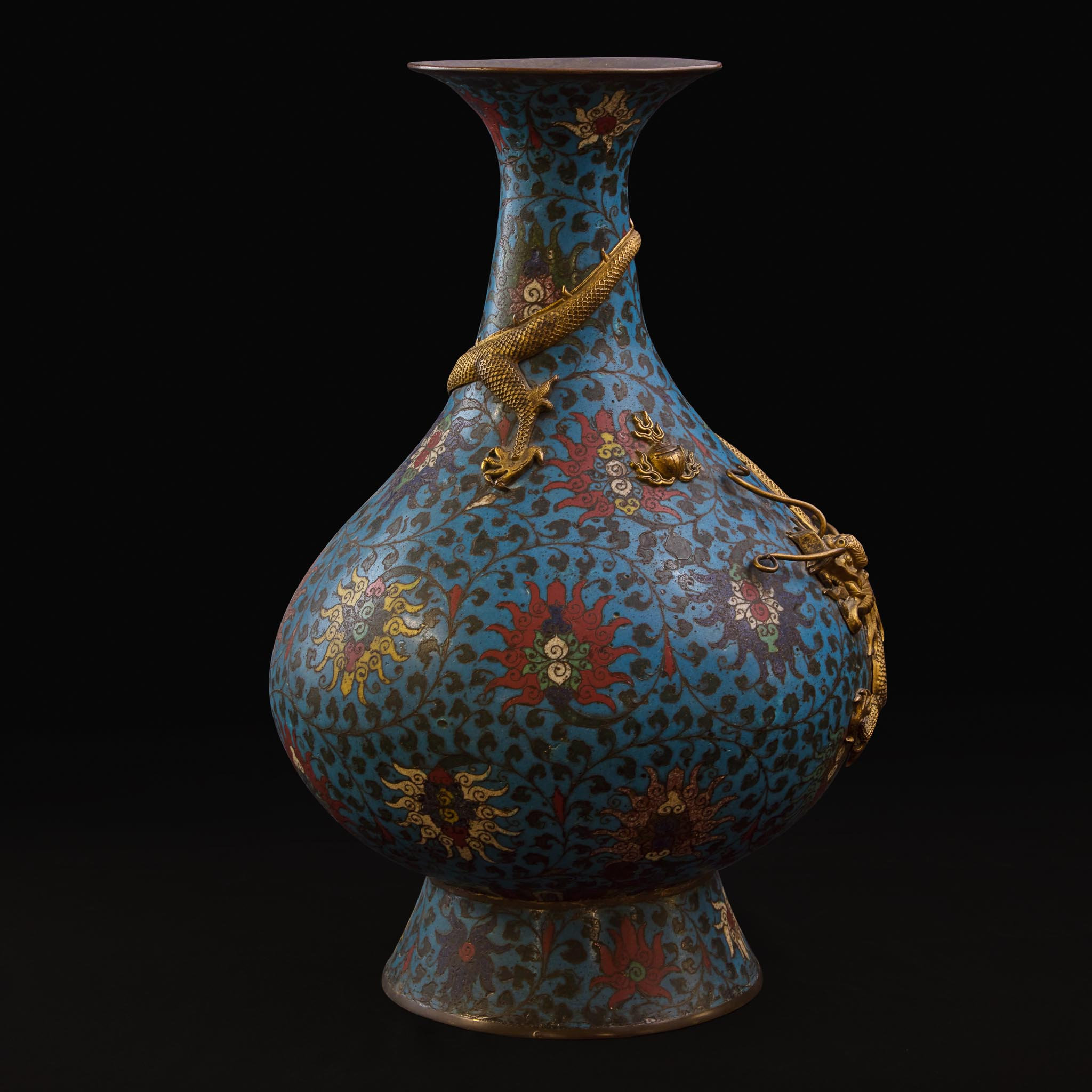 Exceptional Chinese vase forms and furniture lead Freeman's April 13