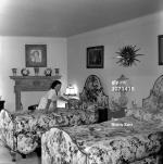 1956-parkside-bedroom-3071418