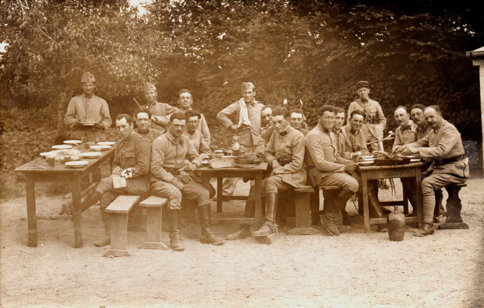 43e RAC repas champêtre à l'occasion des manoeuves de juin 1930