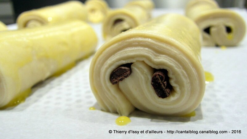PAINS AU CHOCOLAT