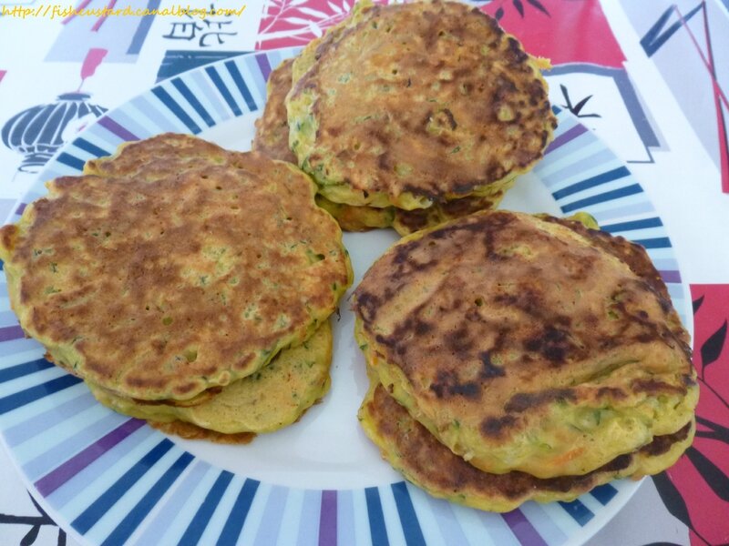 Pancakes salés au saumon fumé, courgettes, carottes et mozzarella (26)