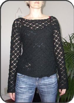 pull crochet noir