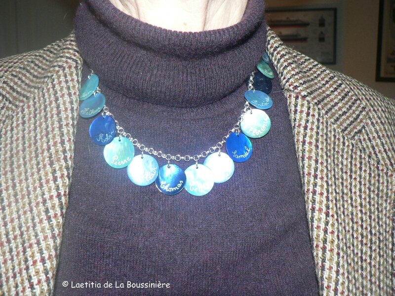 Collier personnalisé porté