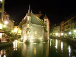 800px_Jail_in_annecy