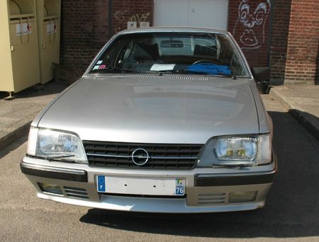 OpelMonza3lEautoav