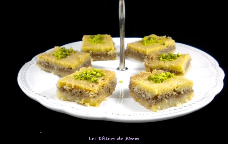 Petits gâteaux de semoule aux noix 2