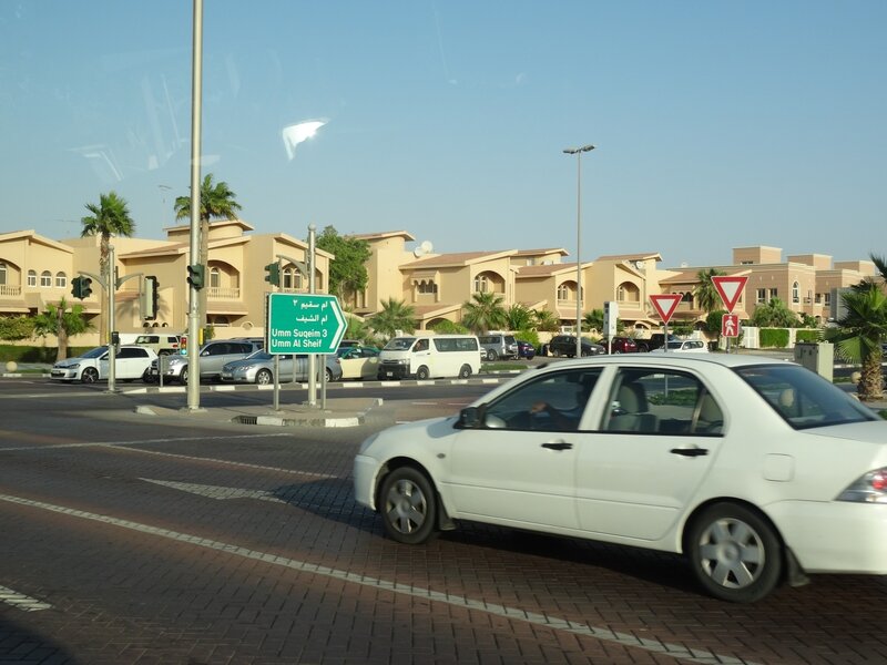 Une rue résidentielle parallèle à la Jumeirah Road
