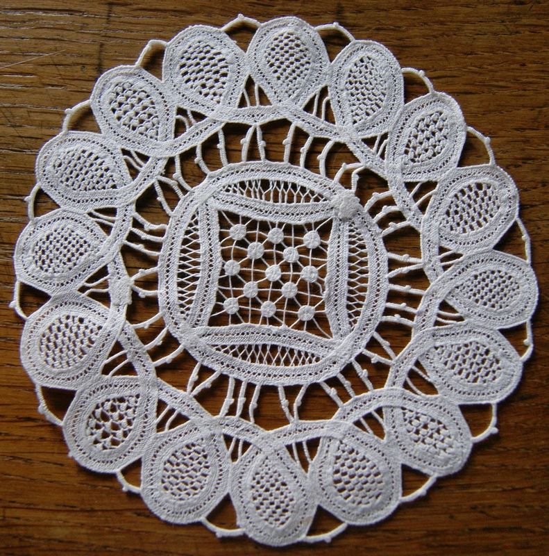 Dentelle de LUXEUIL d'Anny