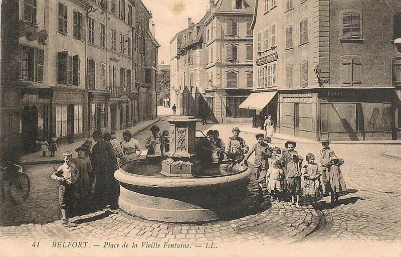 CPA Belfort Place de la Grande Fontaine 001