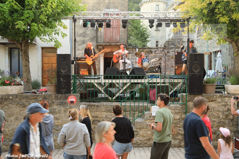 Photos JMP©Koufra 12 - Cornus - Marché de Pays - Les Contraires - 16082019 - 0046