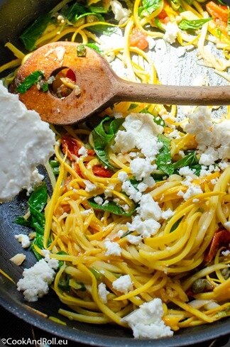 Spaghetti-de-courgettes-feta-menthe-capres-13