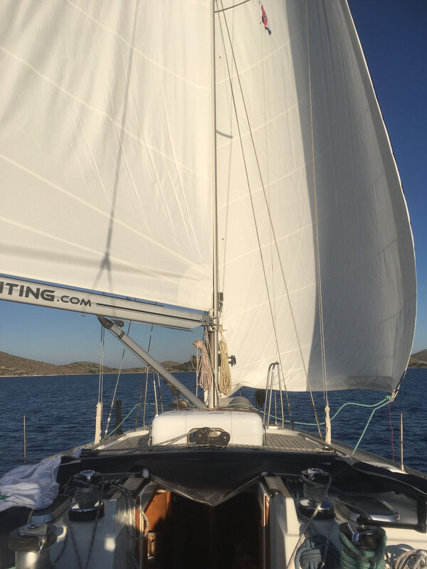 Voiles en ciseraux dans Luka Telascica, lundi 16 mars 2020 (2)