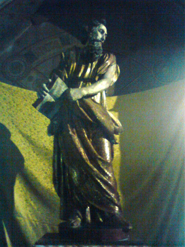Eglise St Pierre, statue de St Paul