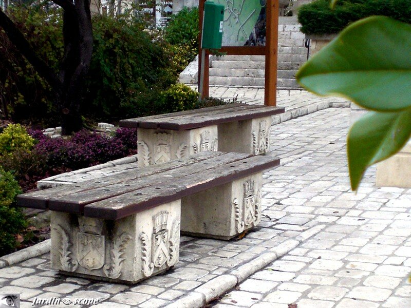 Bancs à Neung en Sologne
