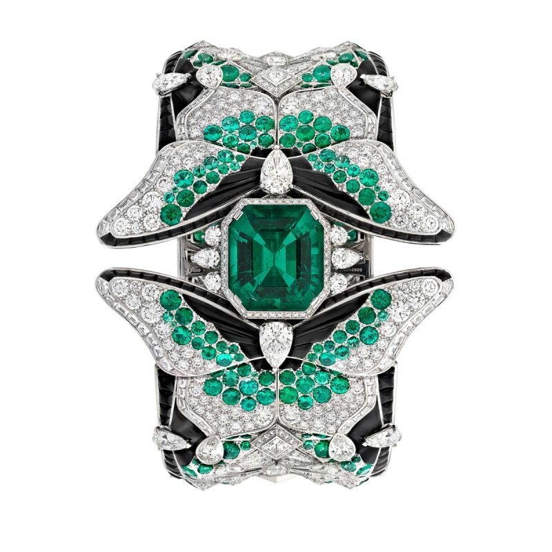 van-cleef-arpels-devoile-lart-du-secret-montre-papillon-secret-2-e1503783425940