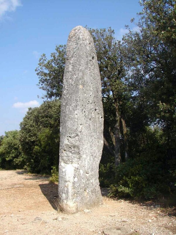 Lussan Menhir de la Pierre Plantée 4