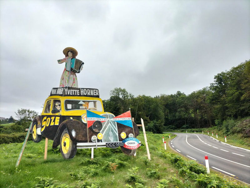 Chateau-Chinon, après tour de France, panneau Yvette Horner (58)