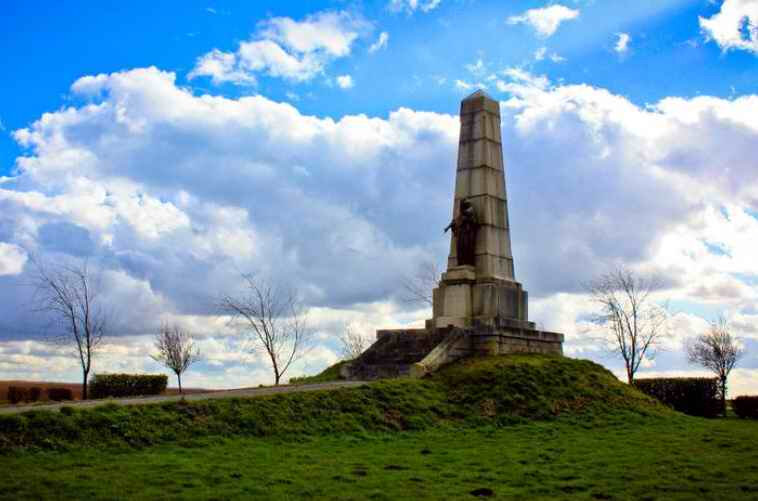 monument bardy 3