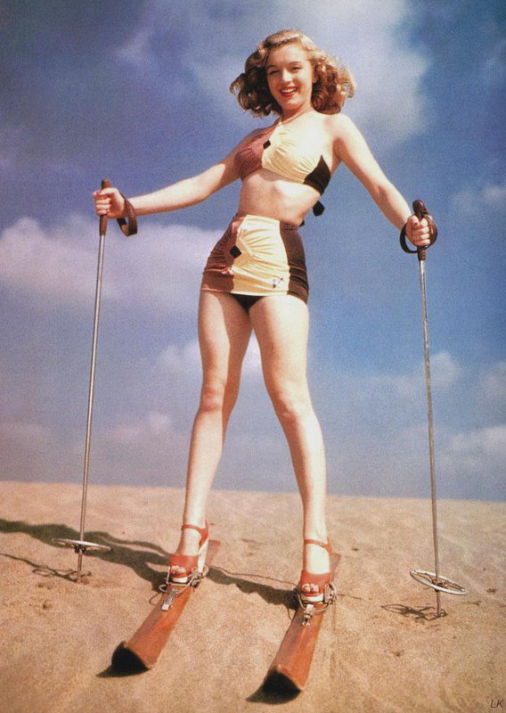 1947-02_03-Fox_publicity-sitting02-bikini_bicolor-ski-010-2a