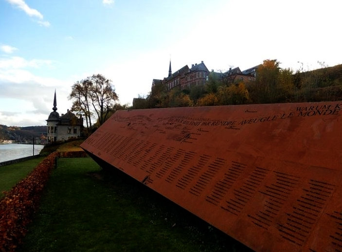 Memorial Dinant3