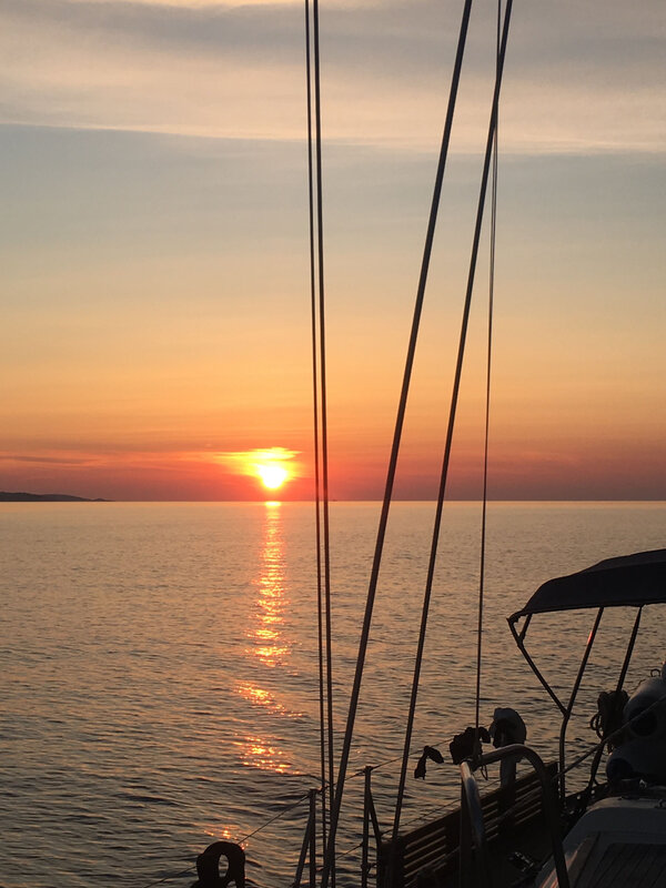 Coucher de soleil dans le Pakleni Kanal juste avant Vela Garska, vendredi 20 mars 2020