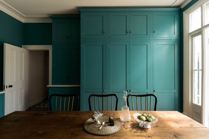 devol-shaker-london-kitchen-owl-design-barber-osgerby-tiles-4-733x489