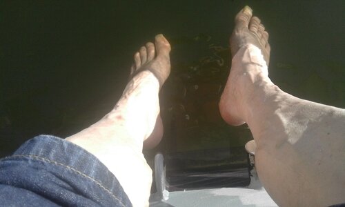 houseboat-pieds dans l'eau