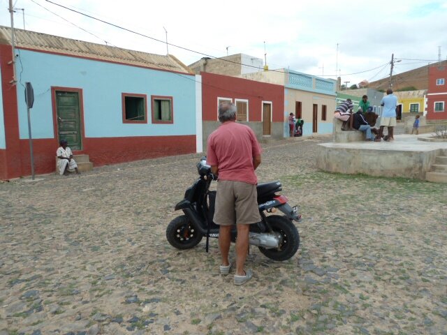 village de Bofareira pour crevaison scooter à Bernard