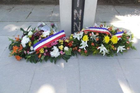 gerbes 5 juillet PARIS le président de la mission interministérielle et le président de l'unc pour l'une et l'autre par le président de l'association organisatrice les amis d'algérianie