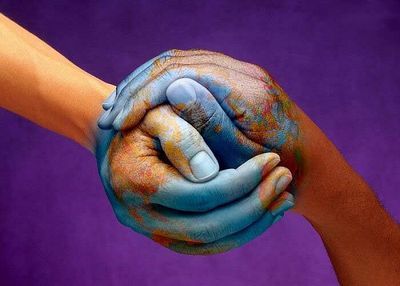 normal_hand_in_hand
